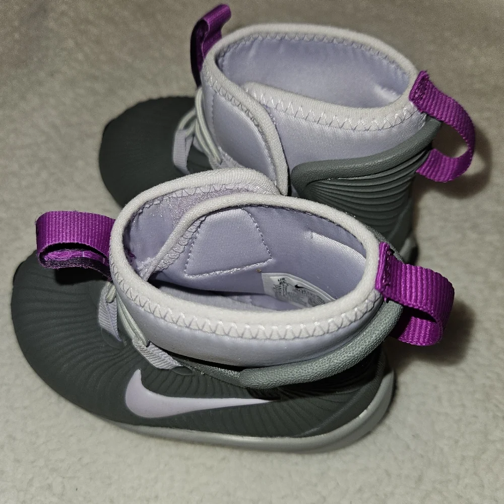 Nike Kids Binzie  Boots Size 6C